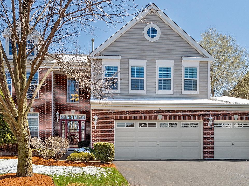 Nice impression home with 3 car garage on cul-de-sac!