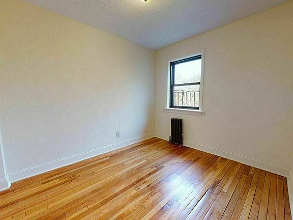 4th image of 20-64 24th St #2A