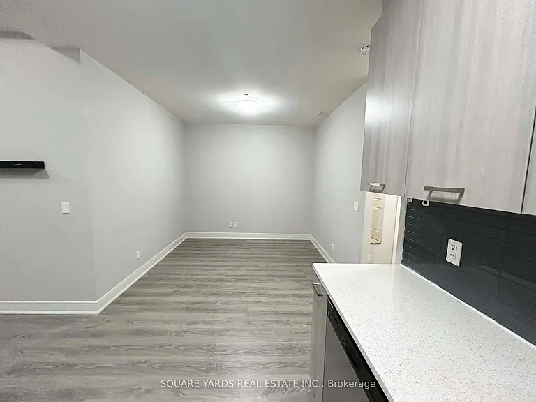 150 Main St W #313 — Photo 10