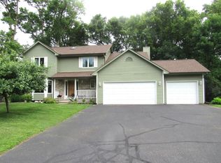 1020 Lake Lucy Rd, Chanhassen, MN 55317