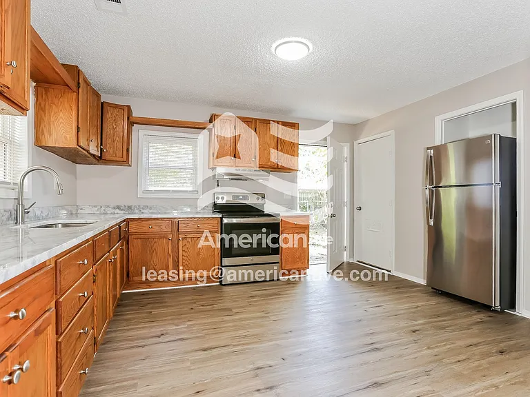 1813442_007_wm_-_kitchen_13131293.jpg