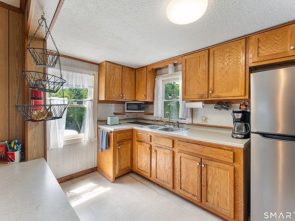 4th image of 458 Norwich Road