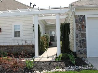 110 Sparrow Dr, Hamilton, NJ 08690