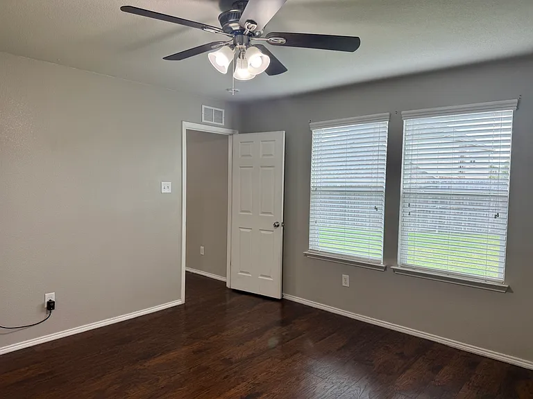 1804 Gayla Creek Dr — Photo 18