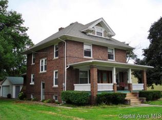 122 S Center St, Oneida, IL 61467