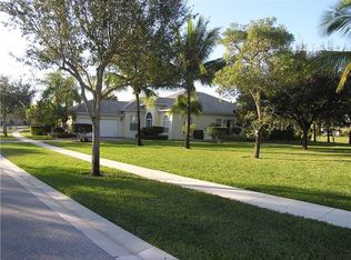 8153 Pine Cay Rd, Wellington, FL 33414