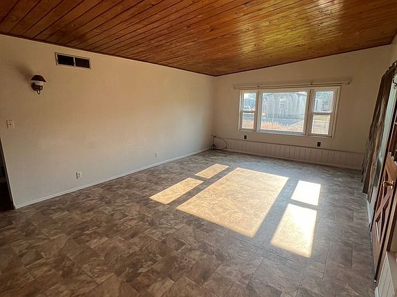 4th image of 2356 Dixon Ave APT 2