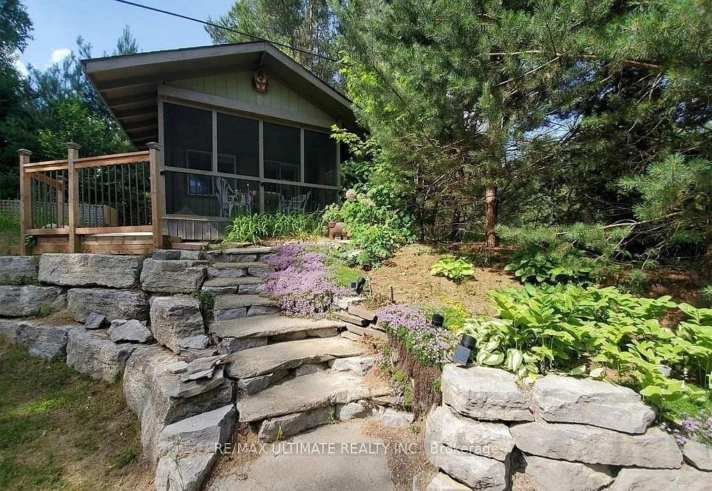 3 bed, $1,700 — Photo 2