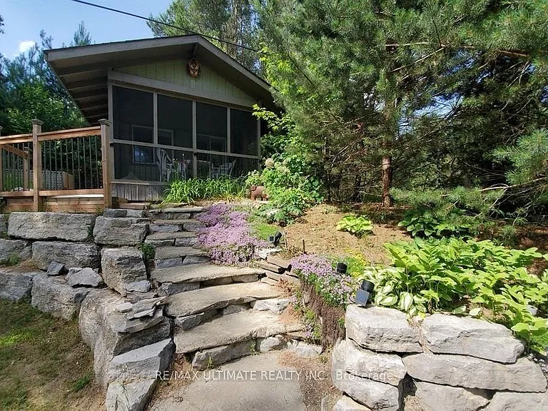 1355 Green Lake Rd — Photo 2