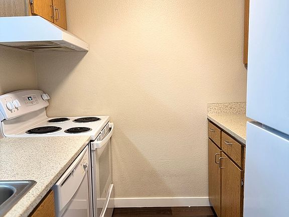 4th image of 2833-2839 NW 56th St #210