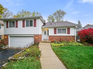 1107 S Leslie Ln, Villa Park, IL 60181