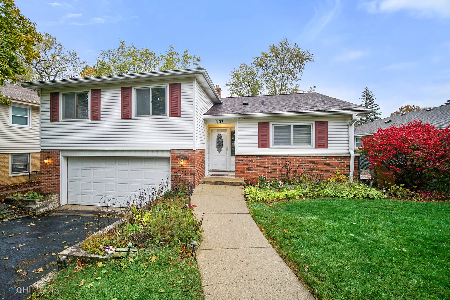 1107 S Leslie Ln photo 1