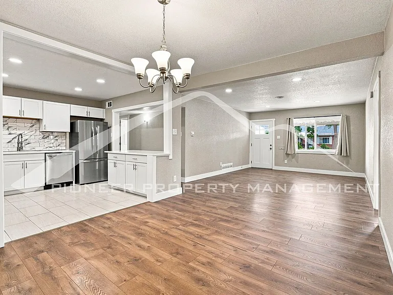 1235 Scranton St — Photo 6