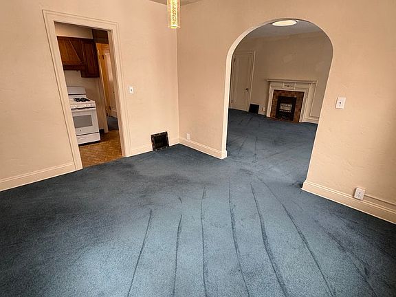 3rd image of 572 Chestnut St #4
