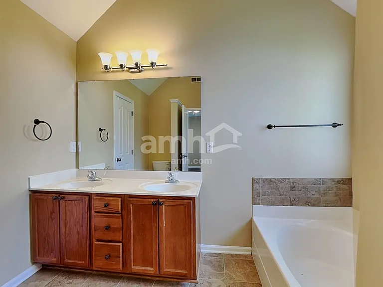 2430 Joshua Ln — Photo 11