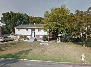 24 Osceola Ave, Deer Park, NY 11729