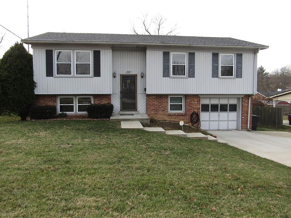 1st image of 203 Knollwood Dr
