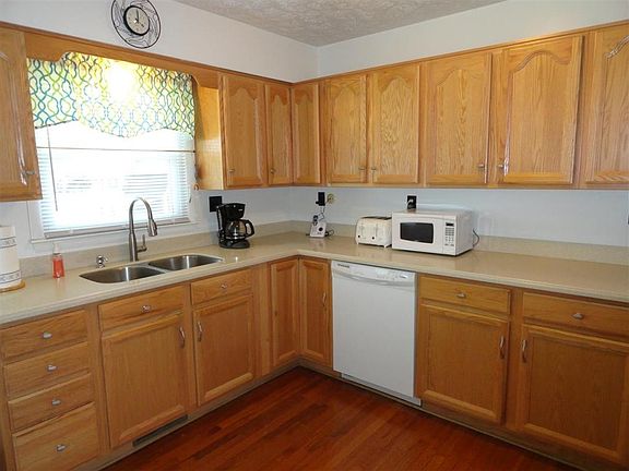 5th image of 335 Township Road 1285