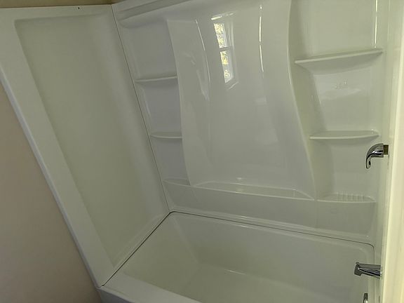 5th image of 84 Higbie Dr