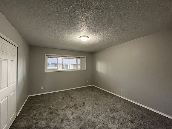3rd image of 15151 SE Stark St APT 15