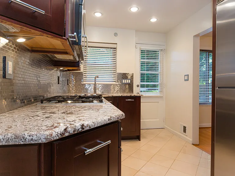 3628 Jenifer St NW — Photo 4