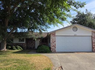 2889 Adrian Cir, Hanford, CA 93230