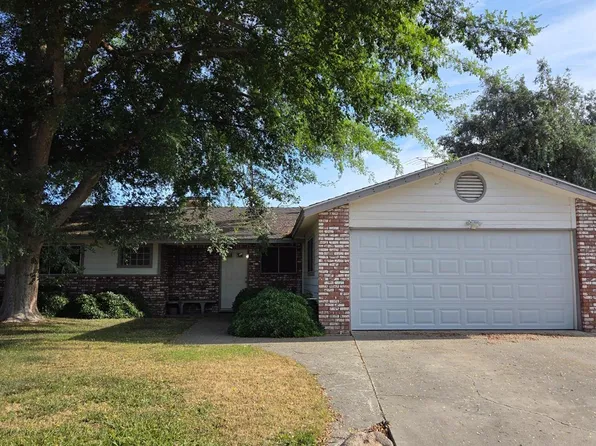 2889 Adrian Cir, Hanford, CA 93230