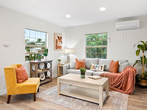 5th image of 7843 La Mesa Blvd
