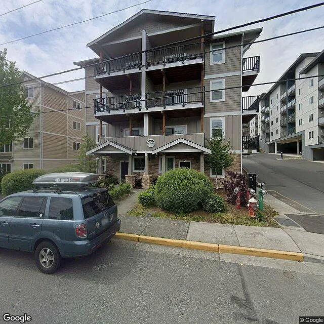 3 bed 2 bath apartment available Sept 1 - first month's rent is free! — Photo 3