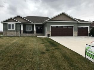 2415 St Andrews Dr, East Grand Forks, MN 56721