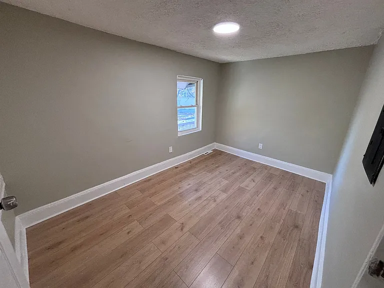 1636 E State St — Photo 2