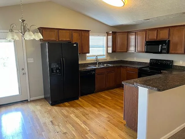1241 Orchard Dr — Photo 6