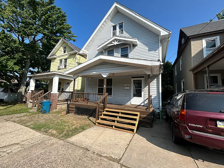 310 E 28th St — Photo 16
