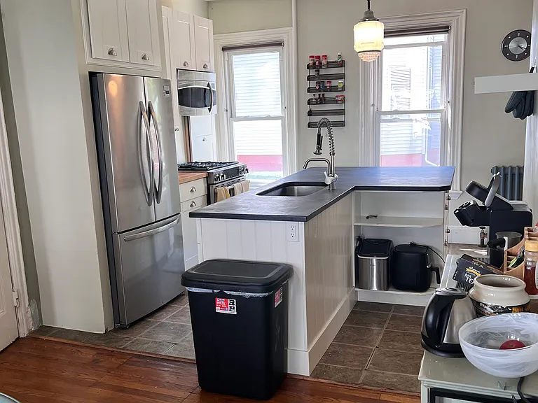 5A Evergreen Ave — Photo 2