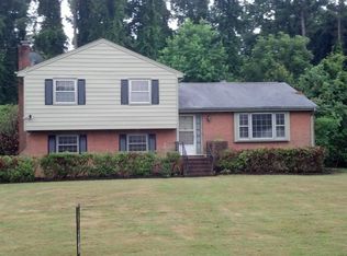 1219 Elmwood Dr, Colonial Heights, VA 23834