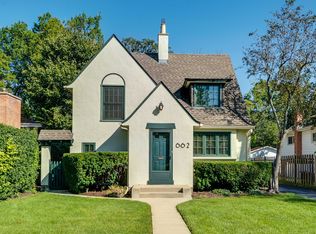 662 Greenview Pl, Lake Forest, IL 60045