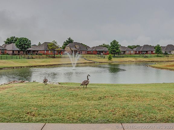 3rd image of 14941 Jordan Ct