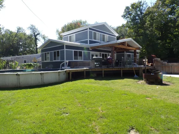 7705 N Cherokee Trl, Rolling Prairie, IN 46371