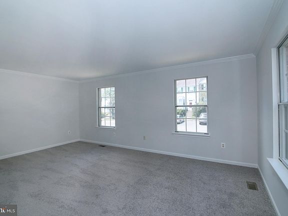 4th image of 9665 Eaton Woods Pl