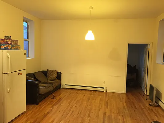 Rented by RES New York | media 9