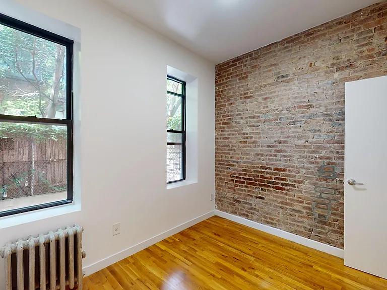 312 E 91st St #1R — Photo 9