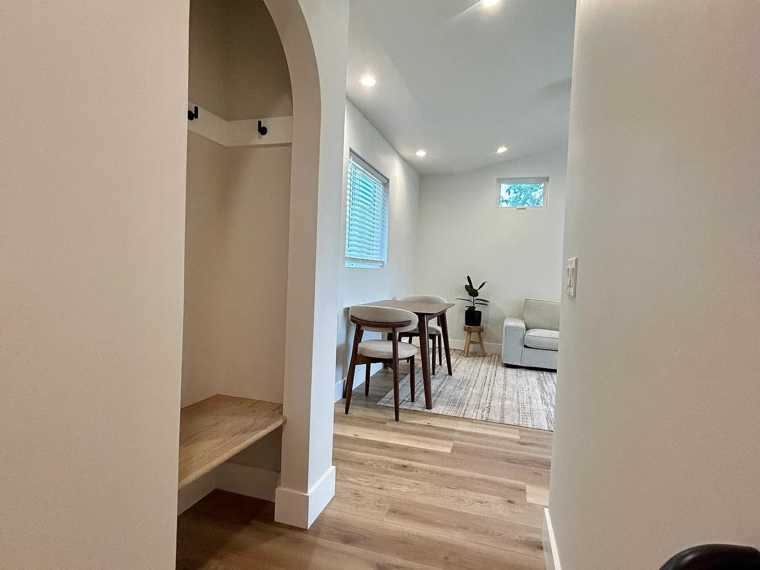 2 bed, 880 sqft, $3,000 — Photo 4