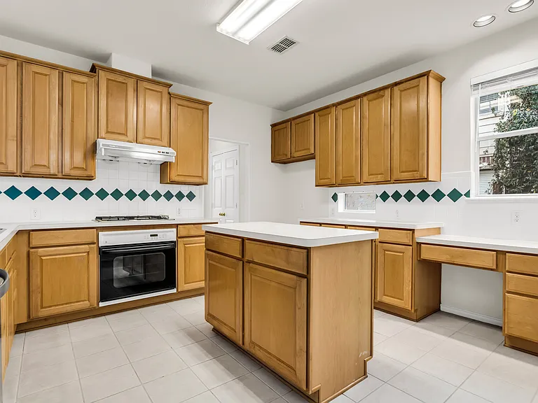2429 Clear Field Dr — Photo 34