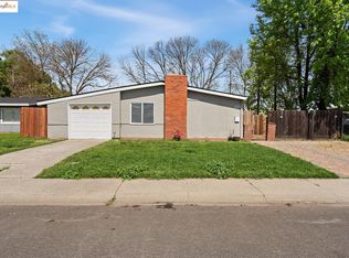 2425 Del Rio Dr, Stockton, CA 95204