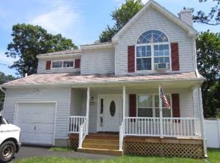 9 Amber Rd, Rocky Point, NY 11778