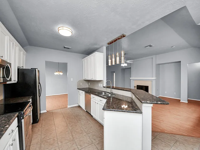 9711 Andrews Ln — Photo 18