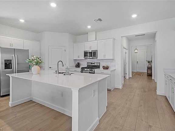 4th image of 18575 Ives DR