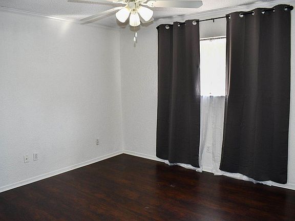 5th image of 103 Sorority Dr