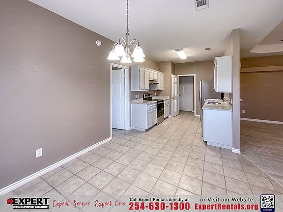 5th image of 4404 Water Oak Dr