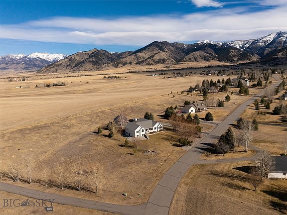 2nd image of 749 Summer Ridge Rd